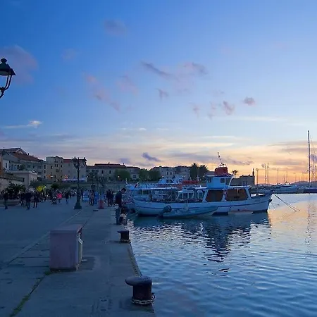 Casa Benedetta, Elegant Penthouse With Sea View & 3 Terraces Next To Lungomare Dante Alghero