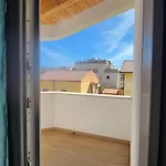 Apartamento Casa Benedetta, Nuovo Attico Da Sogno, 2 Camere Private Con Terrazza E Vista Scorcio Di Mare *