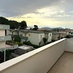 Apartamento Casa Benedetta, Nuovo Attico Da Sogno, 2 Camere Private Con Terrazza E Vista Scorcio Di Mare