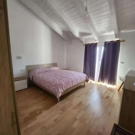 Lejlighed Casa Benedetta, Attico Intero Con 2 Terrazze E Scorcio Vista Mare O Camera Con Bagno Privato In Appartamento Condiviso