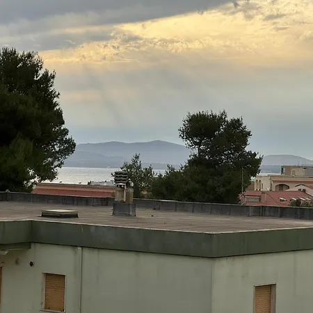 Lejlighed Casa Benedetta, Attico Intero Con 2 Terrazze E Scorcio Vista Mare O Camera Con Bagno Privato In Appartamento Condiviso