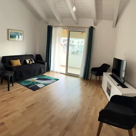 Casa Benedetta - Attico Con Terrazza Vista Mare, Vicino Al Lungomare Appartamento *