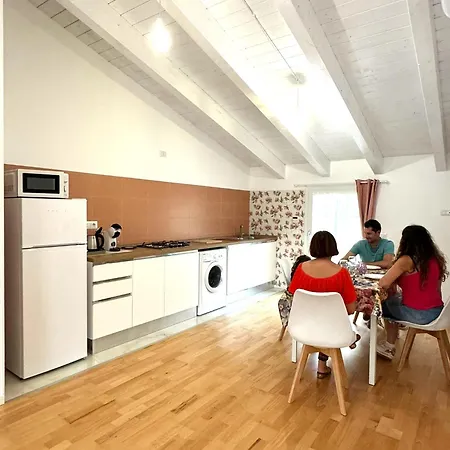 Casa Benedetta, Attico Intero Con 2 Terrazze E Scorcio Vista Mare O Camera Con Bagno Privato In Appartamento Condiviso