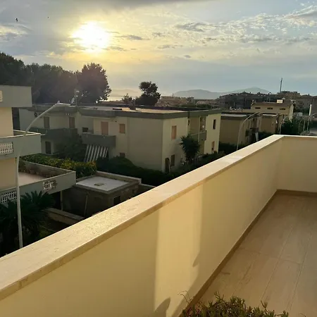 Apartamento Casa Benedetta, Nuovo Attico Da Sogno, 2 Camere Private Con Terrazza E Vista Scorcio Di Mare