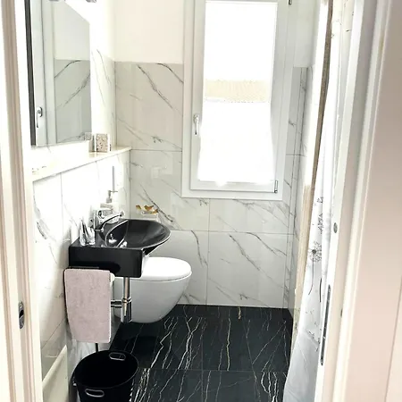 Casa Benedetta, Vivi L'incanto Di Un Attico Da Sogno Con 2 Terrazze E Vista Scorcio Di Mare Oppure Scegli La Privata Con Bagno Annesso E Terrazza * Alghero
