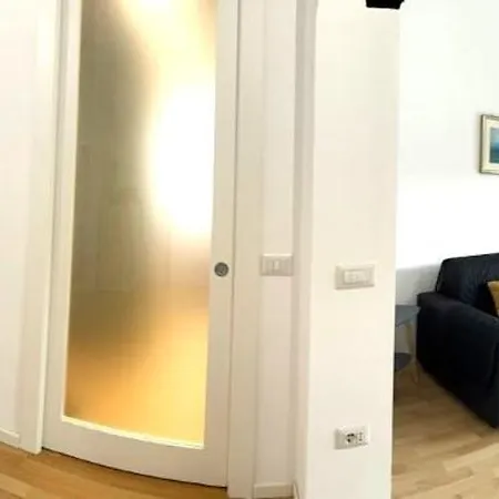 Lejlighed Casa Benedetta, Attico Intero Con 2 Terrazze E Scorcio Vista Mare O Camera Con Bagno Privato In Appartamento Condiviso
