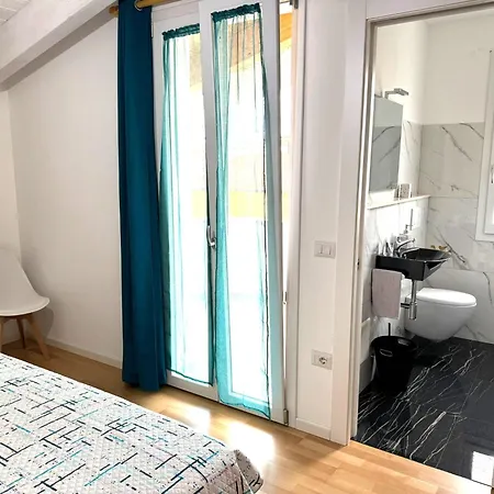 Casa Benedetta, Attico Intero Con 2 Terrazze E Scorcio Vista Mare O Camera Con Bagno Privato In Appartamento Condiviso Lejlighed Alghero