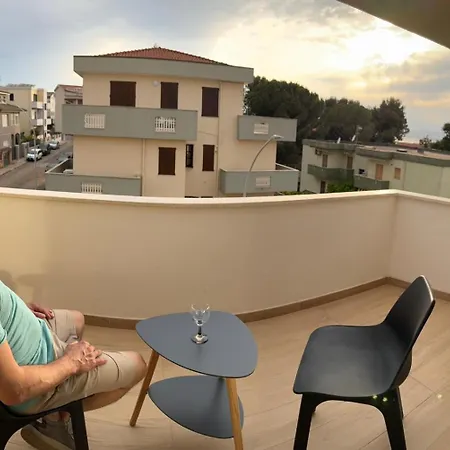Casa Benedetta, Attico Intero Con 2 Terrazze E Scorcio Vista Mare O Camera Con Bagno Privato In Appartamento Condiviso
